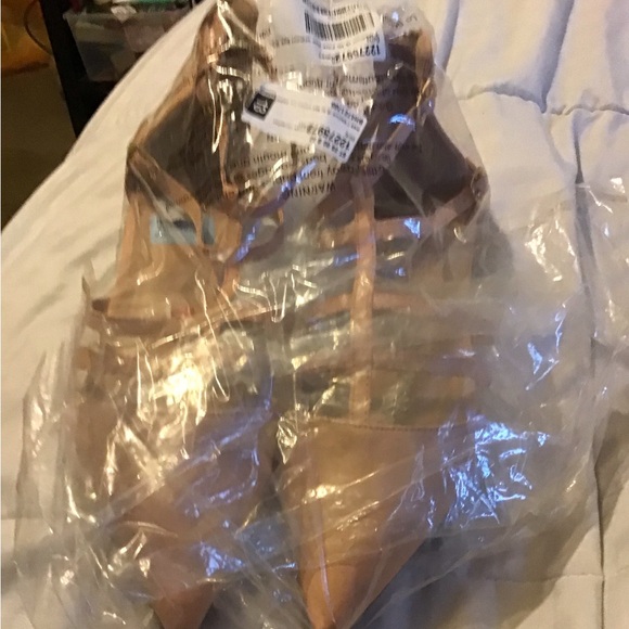 Pink blush strappy flats NWOT size 7 - Picture 3 of 7